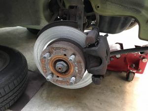 2017.10.5 ブレーキパッド交換作業です。